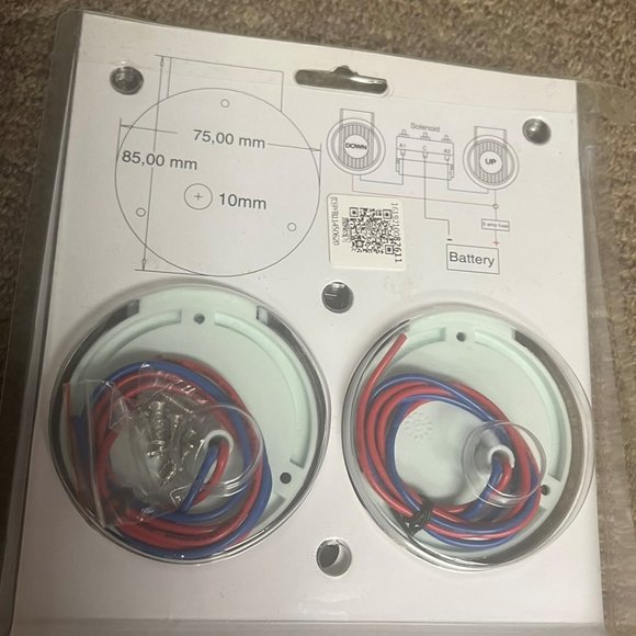 The Complete windlass system up/down, NIB, Windlass foot switch for all volts - Picture 2 of 2